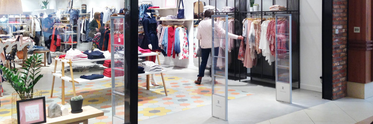 Staat platform Boek Resatec is de referentie in winkeldiefstalbeveiliging voor kledingwinkels.